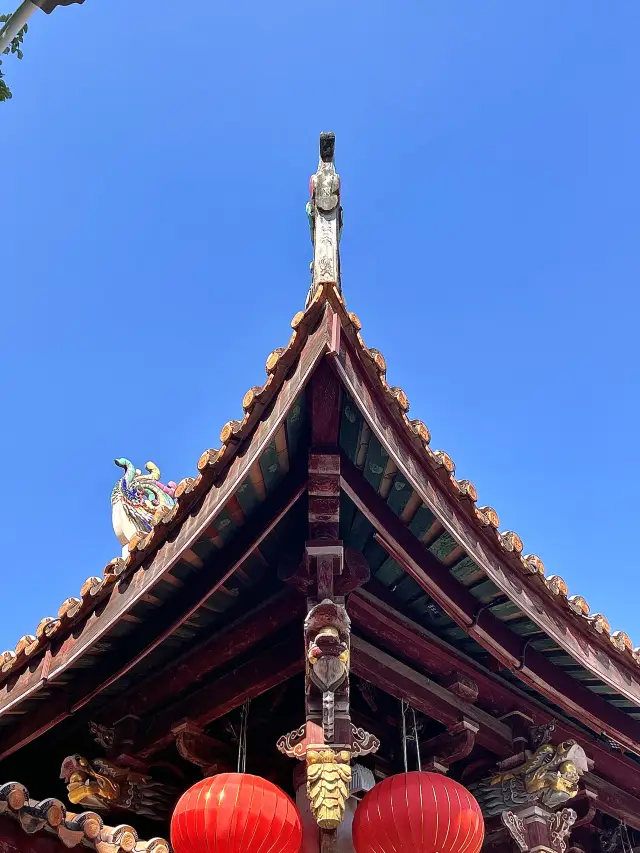 Kaiyuan Temple in Chaozhou is a temple where people pray for their family's safety