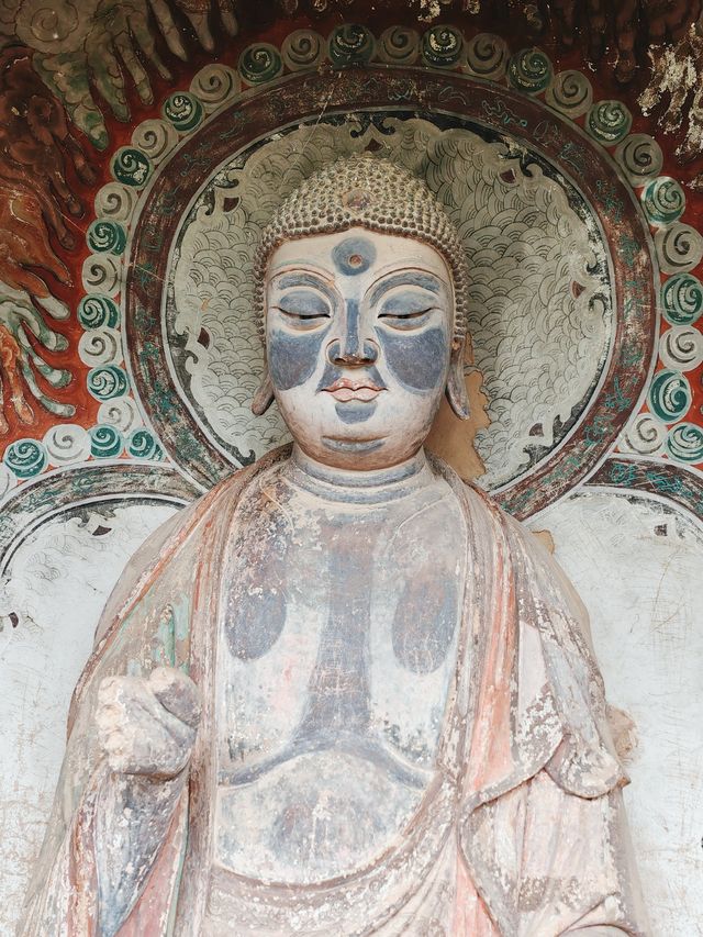 甘肅天水麥積山石窟藝術瑰寶
