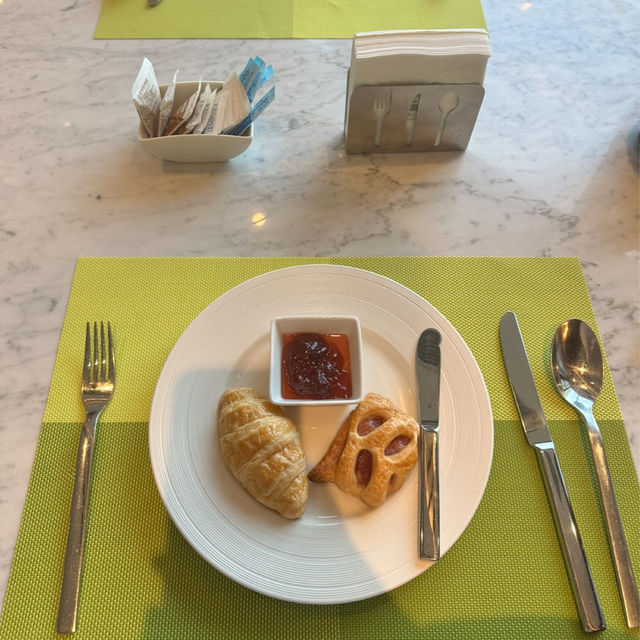 럭셔리한 코스식 호텔 조식 <Oakroom breakfast>