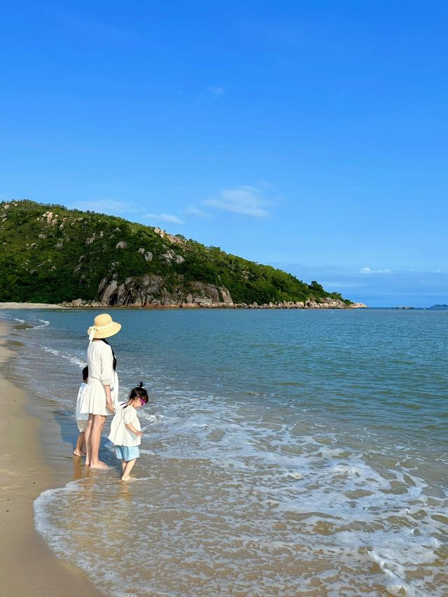 比起雙月灣，我更愛這個小眾海灘溜娃露營地