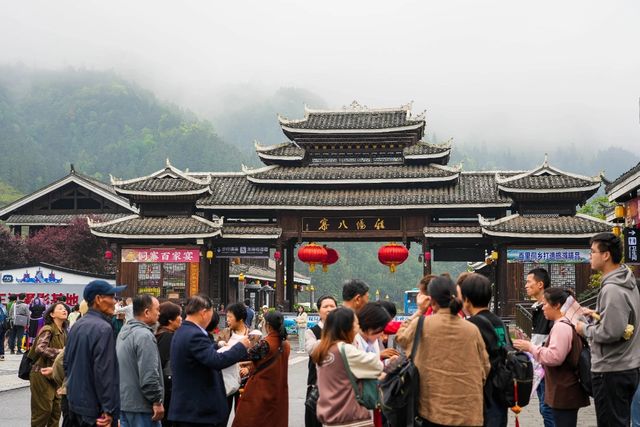 廣西與貴州交界有座城市，風景美物價低民風淳樸，可謂好吃又好玩