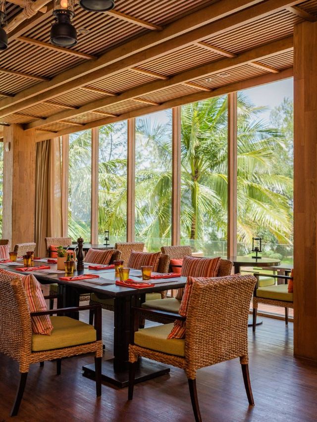 🌴 Phuket's Hidden Gem: Luxurious Beachfront Bliss 🌅