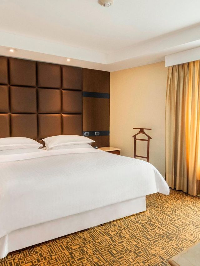 🌟 Guayaquil Getaway: Sheraton's Stellar Stay 🌟