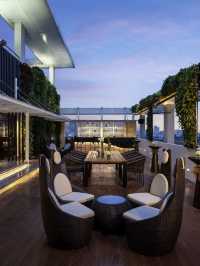 🌟 Jakarta's Festive Retreat: Pullman's Luxe & Sparkle 🌟