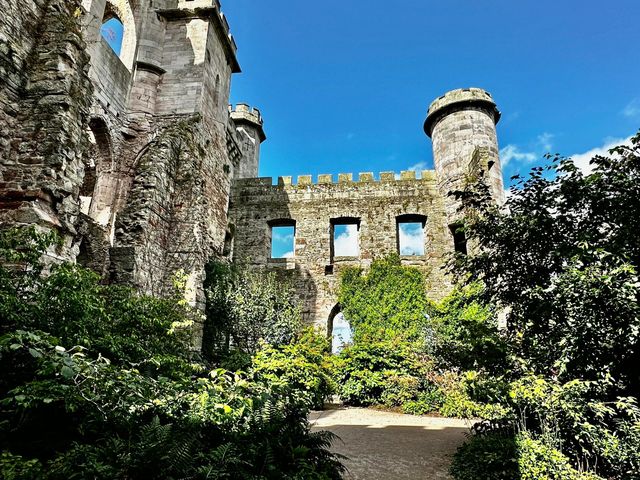 英國彭里斯勞瑟城堡和花園。