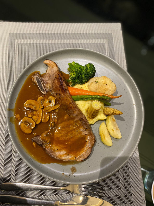芭堤雅浪漫首選 | Mera Mare Hotel    酒店：Mera Mare Hotel 。