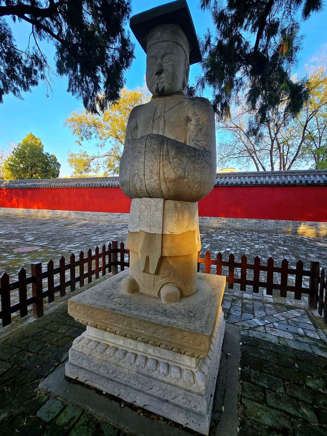 洹水河畔總統墓：袁林。