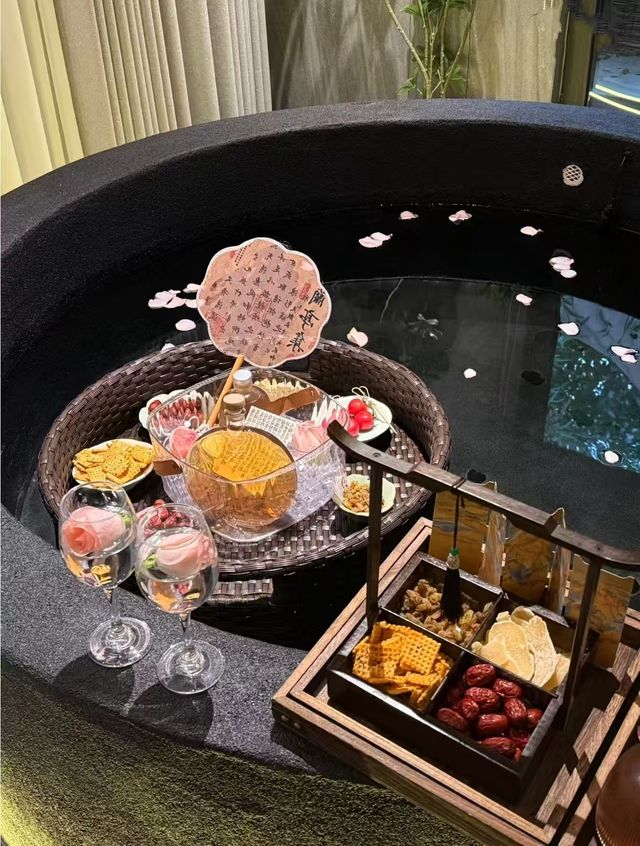 一房一私人溫泉來小南湖和朋友盡情享受私人溫泉小院