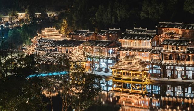 峰林布依景區位於黔西南布依族苗族自治州興義市
