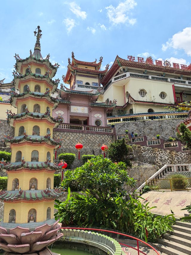 景點地址：檳城升旗山 升旗山森林公園 檳城極樂寺