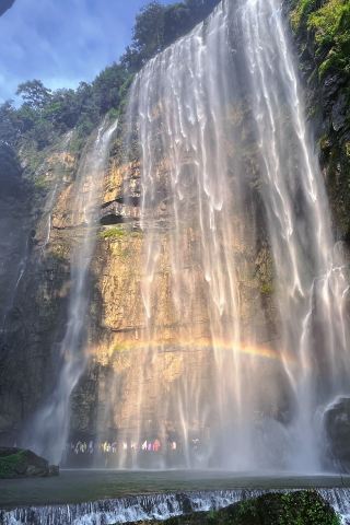 Yichang: Discover the Mountain Scenery of La La Land