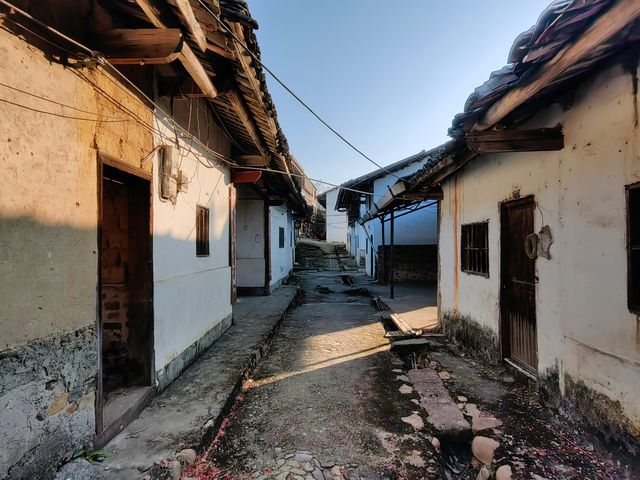江西龍南崗上村竹園圍