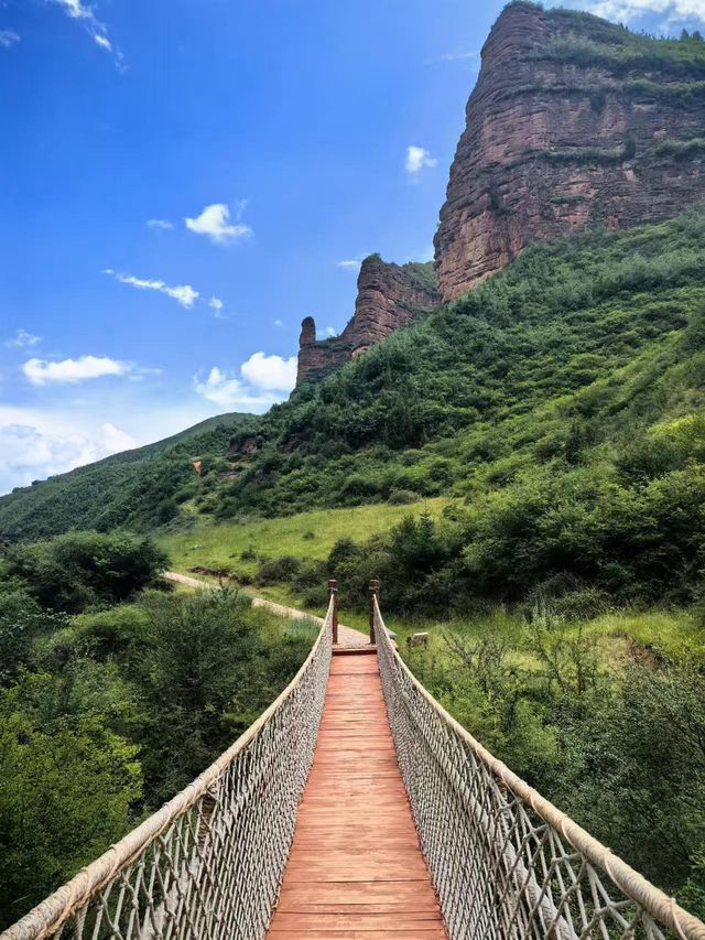 九月經過冶力關，山色正慢炖秋光