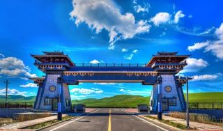 For a holiday getaway, choose Zhaofeng Holiday Hotel