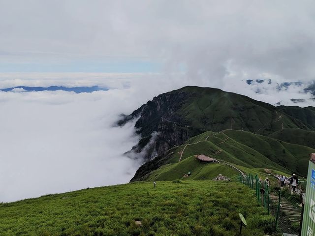 【雲端秘境·徒步者的詩與遠方】
