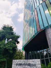三星堆旁！暑假必住彩虹玻璃新中式旅館