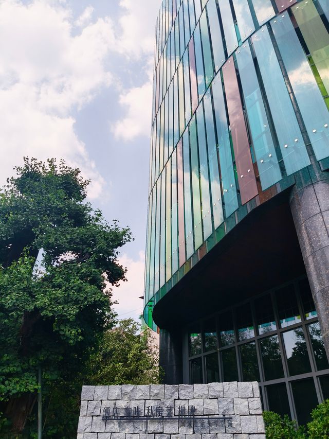 三星堆旁！暑假必住彩虹玻璃新中式旅館