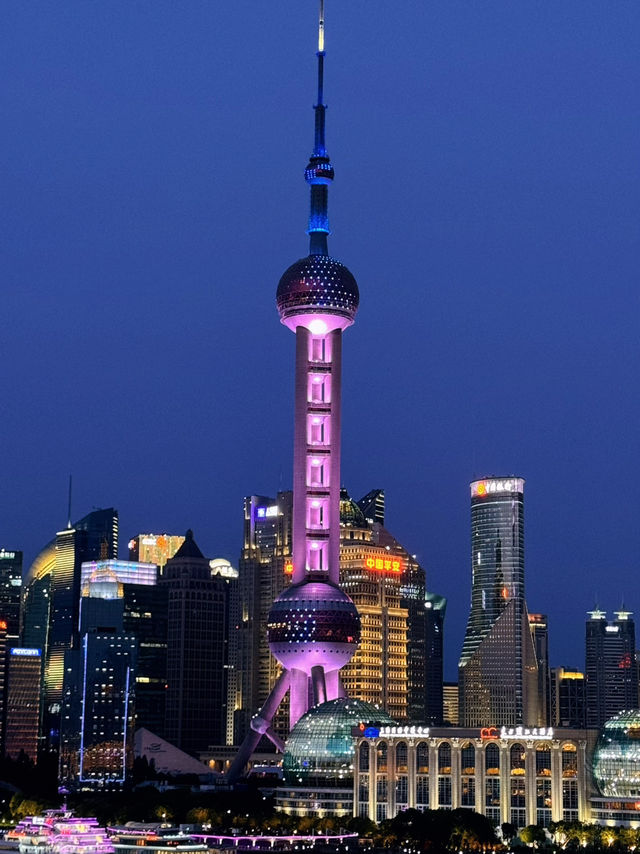 Shanghai never sleeps 