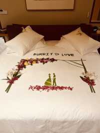 Honeymoon Bliss at a Gorgeous Resort
