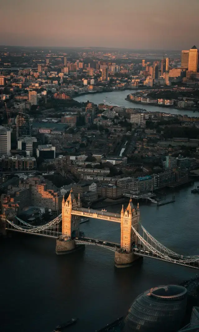 Reverse Holiday Travel: London Hidden in the Charm of British Life, Unique Experiences That Are Super Healing