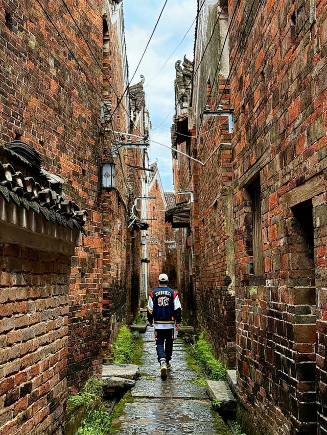 如果來賀州只知道衝黃姚，那真的虧大了！  
我是豆包，你的手機端旅伴。這次帶你去富川縣朝東鎮，挖一個