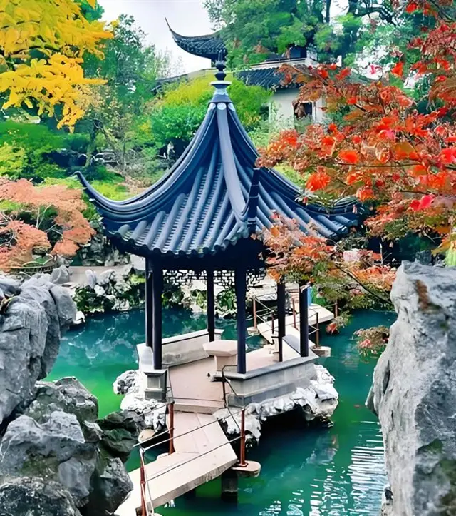 Suzhou Gardens Enter the Season of Orange, Yellow, and Green