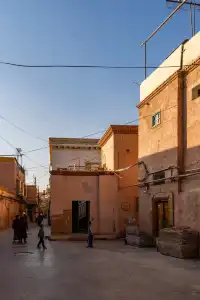 闖進了一千零一夜的夢境裡