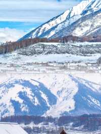 冬日必去滑雪勝地｜新疆禾木旅遊攻略  還在尋找夢想中的冬日仙境嗎？新疆的禾木，就是一個被白雪擁抱的童