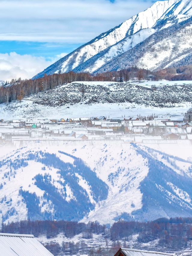 冬日必去滑雪勝地｜新疆禾木旅遊攻略  還在尋找夢想中的冬日仙境嗎？新疆的禾木，就是一個被白雪擁抱的童