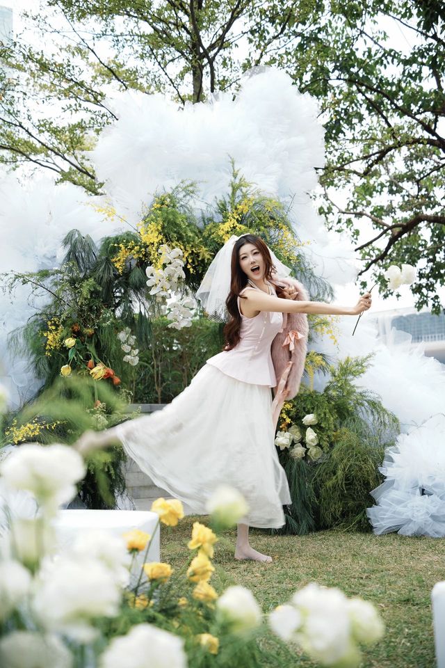 我在現實裡租借了一天,短暫地成為夢中婚禮的主角 我在現實裡租借了一天,短暫地成為夢中婚禮的主角