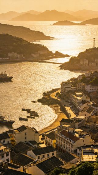 Shipu: A Thousand Sails Departing, Night Tours with Fish Lanterns, and the Ancient Street’s Vibrant Life—This Is a Living Fishing Port