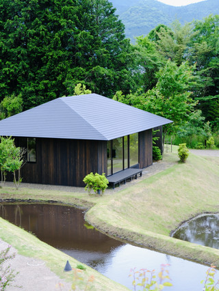 Phong cách sống chậm rãi tuyệt đỉnh của Yufuin! Thiết kế Kai-Yufuin của Kengo Kuma thật sự mang lại cảm giác thư thái.