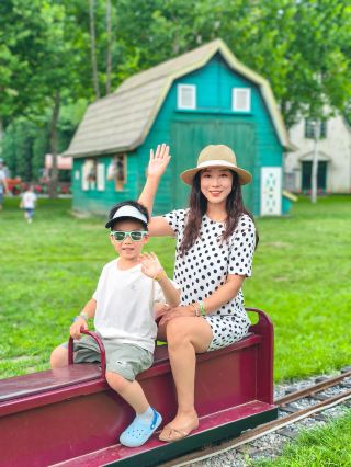 A 5-year-old’s magical world of wooden wonders, a full record of mom’s playtime