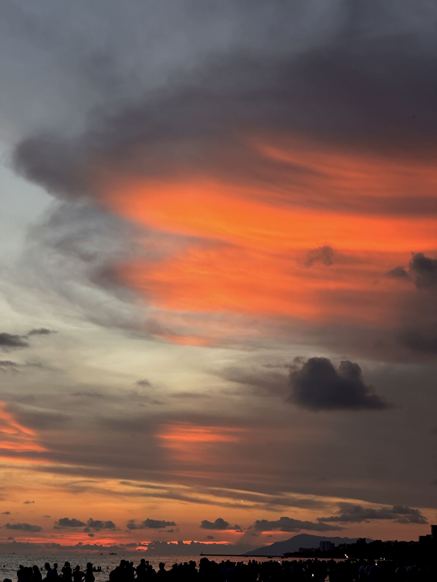 At my desk, but my heart is still in Hainan🏝️