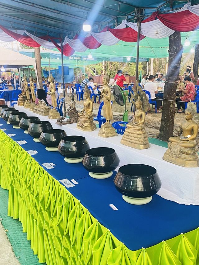 ปิดทองลูกนิมิต | วัดเขาน้อยหนองโสน| ตราด