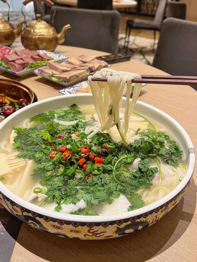 ʚ♡ 地道川菜 • 桂花魚清新鮮甜 • 麻辣湯底麻香辣相當惹味 ♡ɞ