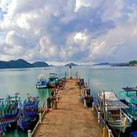 ท่าเทียบเรือบ้านสลักเพชร