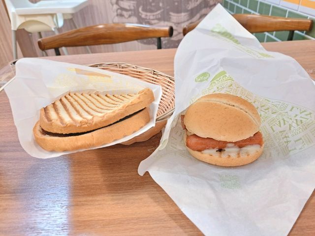品質穩定的好吃早午餐🥞🍞🧇拉亞漢堡layaburger