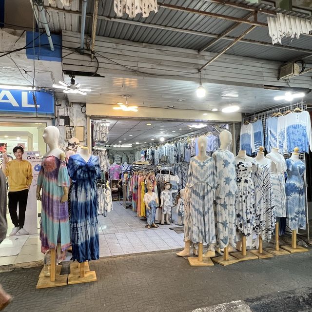 “ตลาดโต้รุ่งหัวหิน” สีสันยามค่ำคืนของเมืองหัวหิน