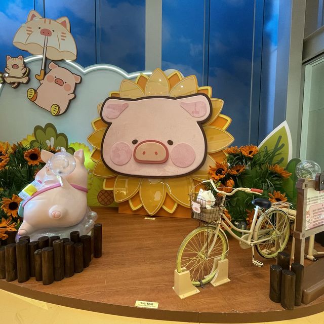 Lu Lu豬列車號登陸尖沙咀The One