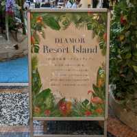 ディアモール大阪  イベント広場ガレリア．テーマは【リゾート アイランド】