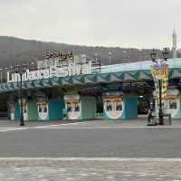 Huge zoo in Seoul