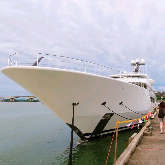 Leisure at Raffles Marina Lighthouse 
