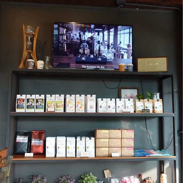 ร้านกาแฟ “The Roastery By Roj”