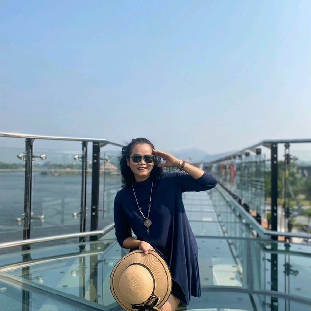 สะพานกระจกเมืองกาญจนบุรี​
