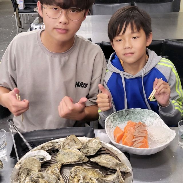 高雄燒烤殿～鮮蚵文蛤吃到飽超便宜。。