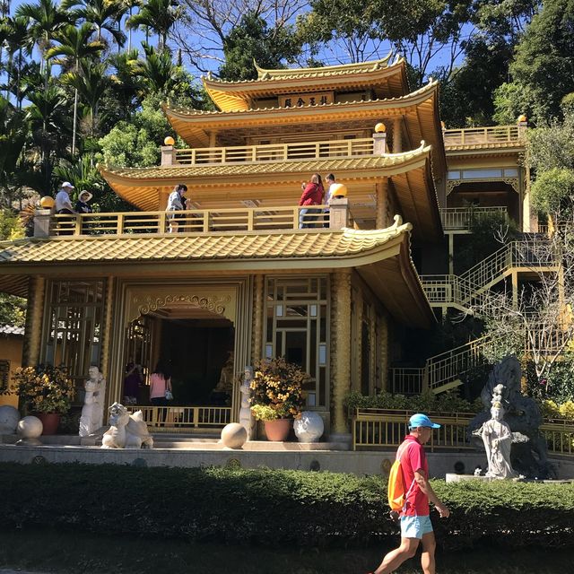 梅山輕旅行金光閃閃的《龍王金殿》