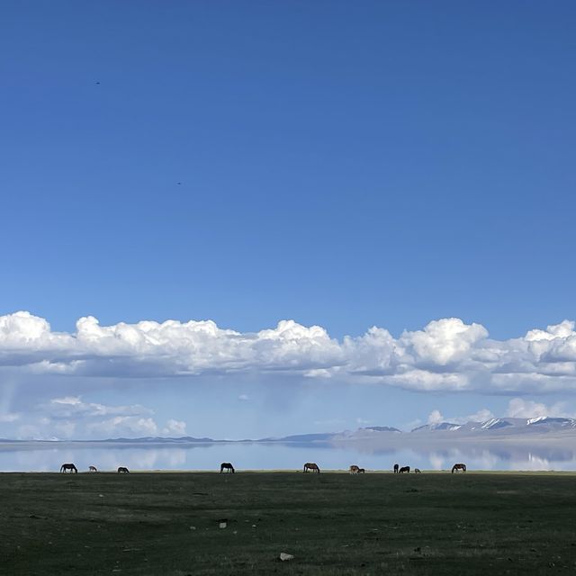 Horseback riding to lake song kul