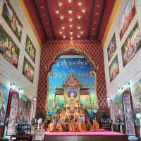 วัดศรีมหาราชา  วัดที่โบสถ์สวยงามมาก