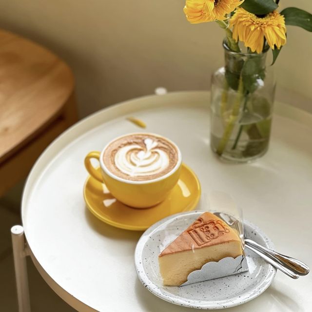 Sips & relaxing at Lay cafe’